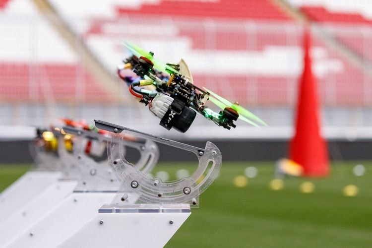 Sport FPV Drone Piloting (Drone Racing)